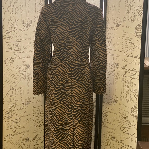 Sofia Vergara Zebra Print Statement Coat | Luxe Tailored Fit - Picture 4 of 6